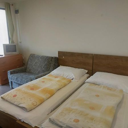ハイデゥソボスロー Hullam Panzio Bed & Breakfast エクステリア 写真