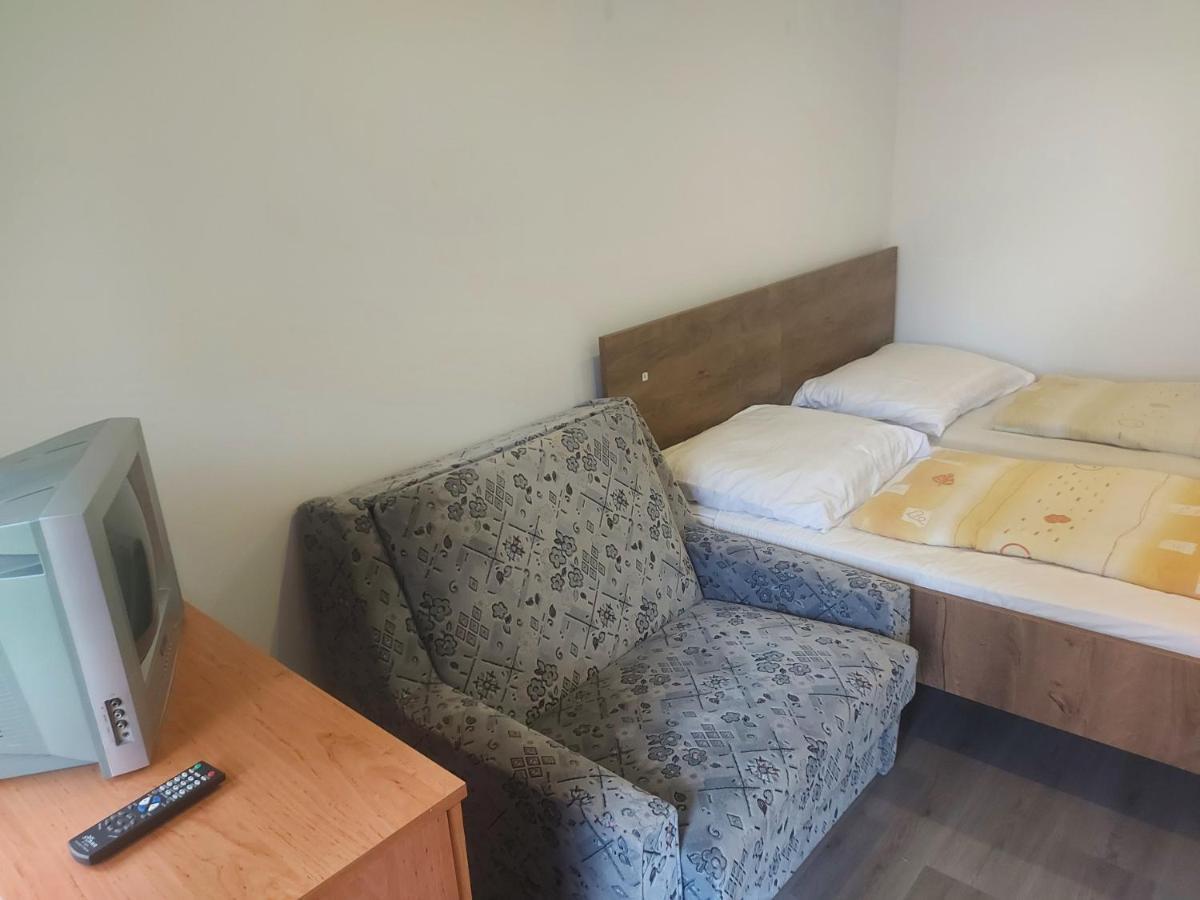 ハイデゥソボスロー Hullam Panzio Bed & Breakfast エクステリア 写真