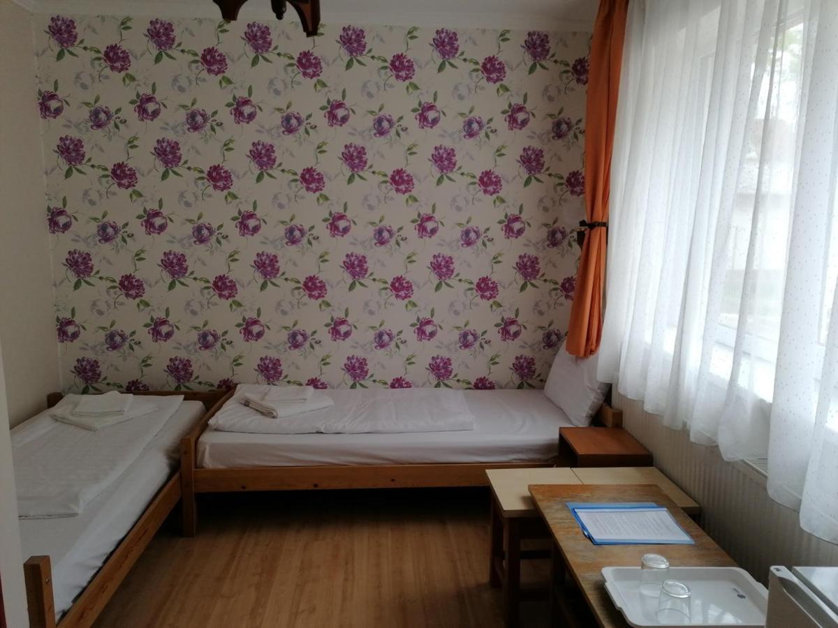 ハイデゥソボスロー Hullam Panzio Bed & Breakfast エクステリア 写真